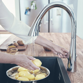 Смеситель для кухни сенсорный Grohe Zedra Touchh 30219002